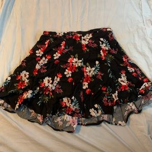 Flowery hollister skirt
